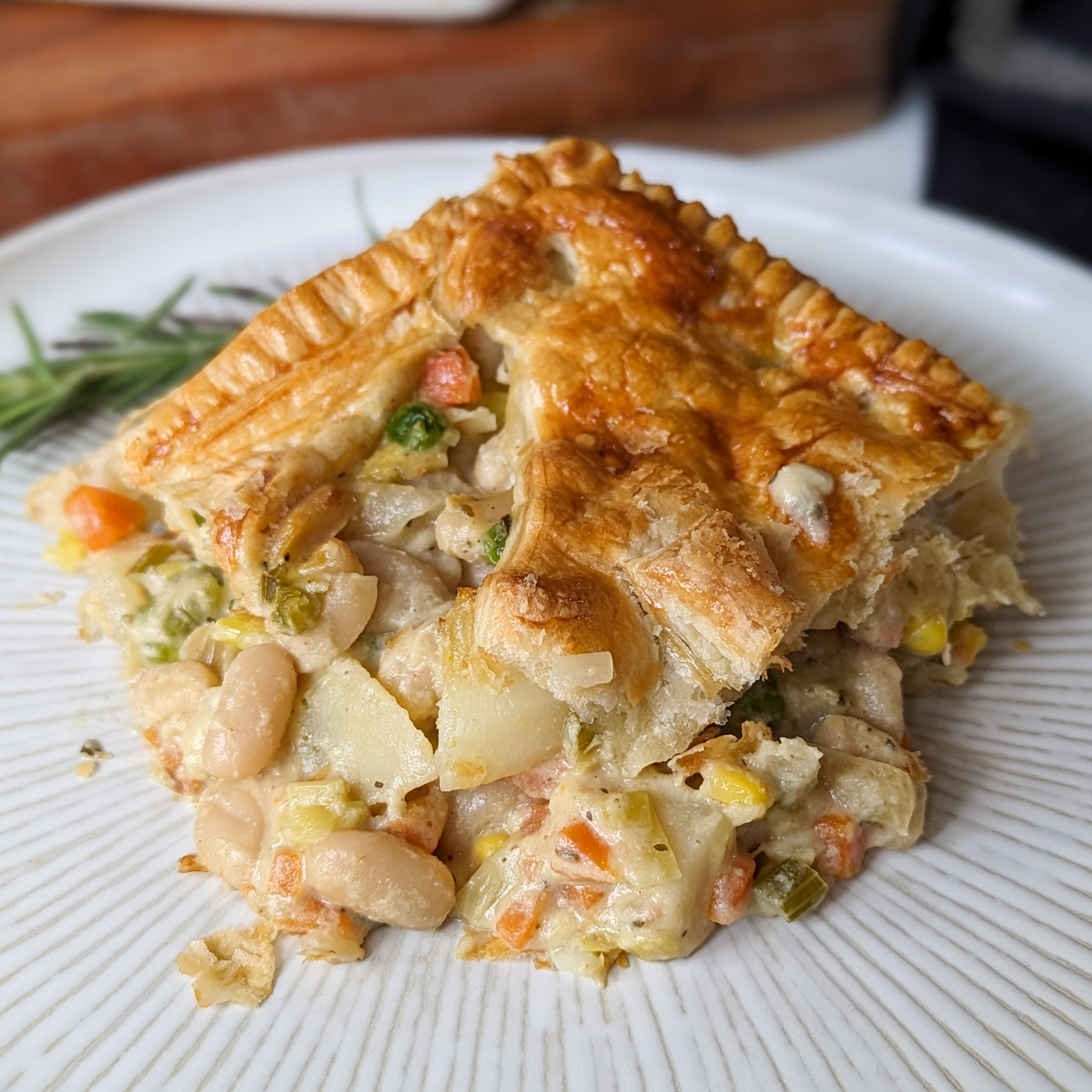 The Best Creamy Vegan Vegetable Pie