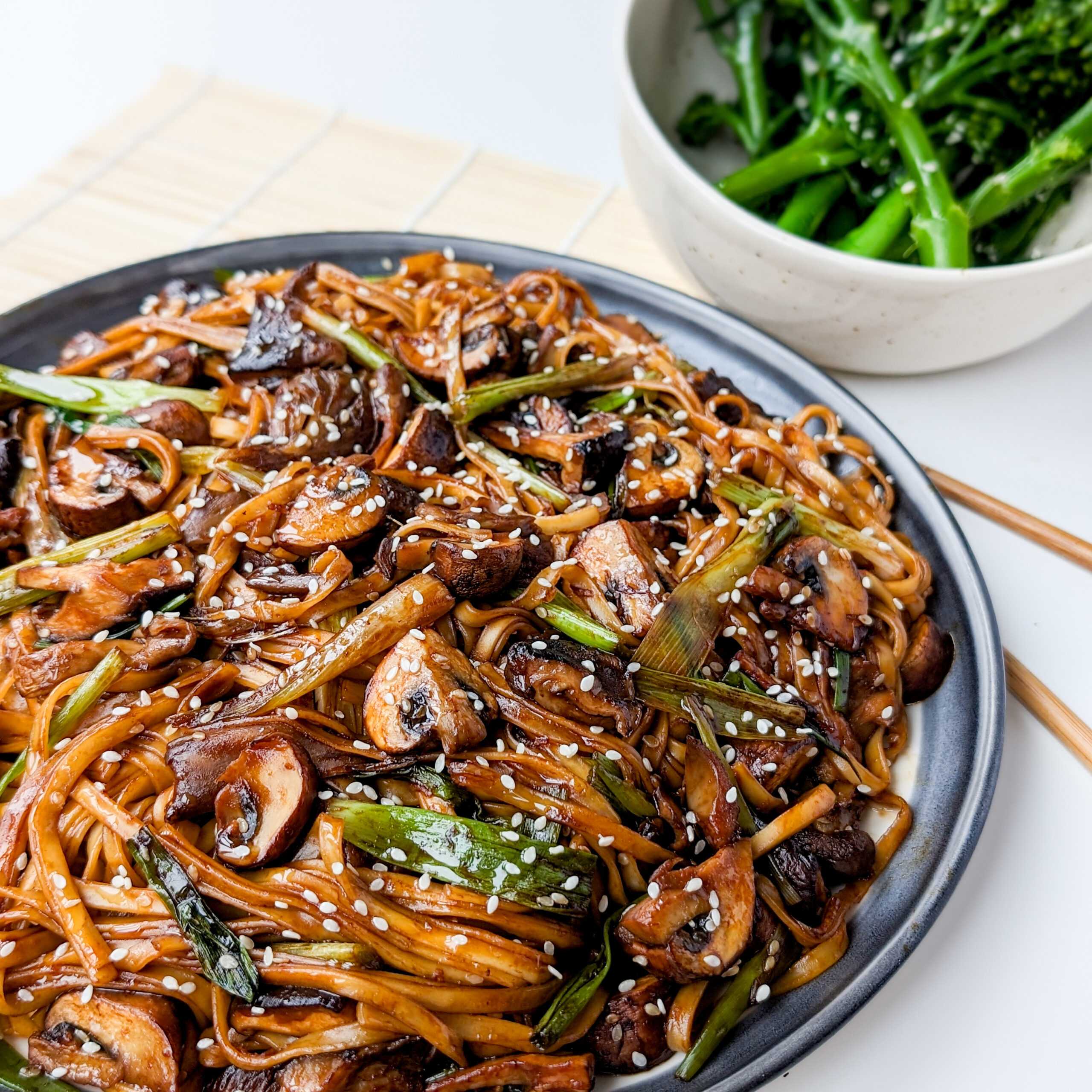 Mushroom Chow Mein | Easy Healthy Meals