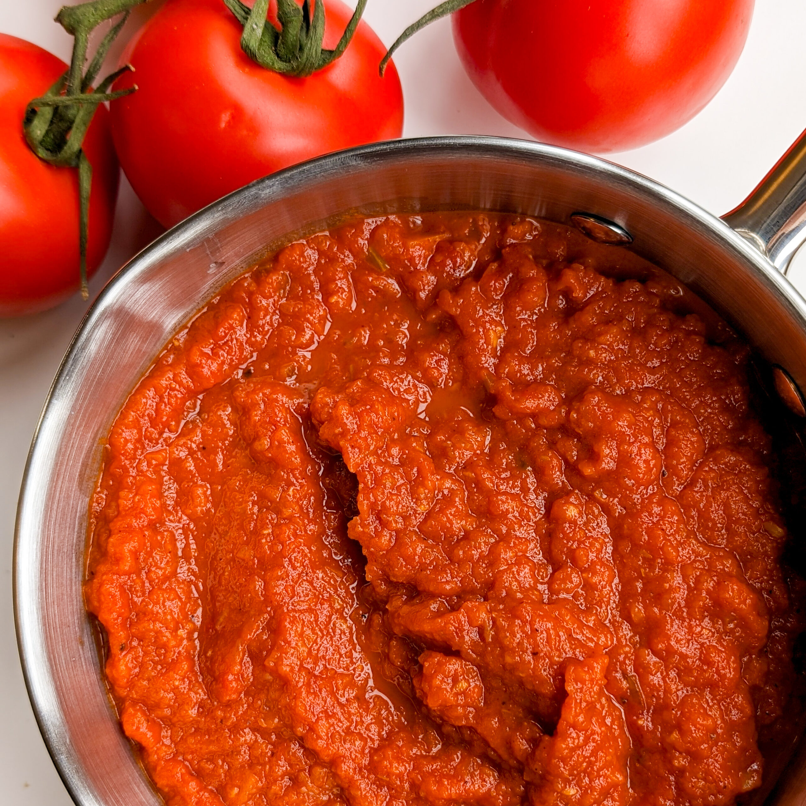 Simple and Delicious Tomato Sauce